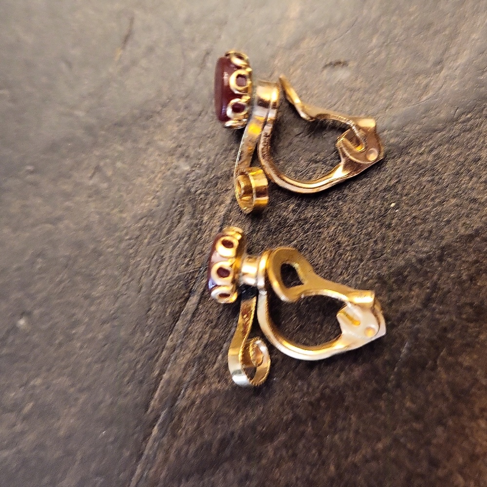 Vintage 14k Gold Filled, Cabochon Stone Clip On Earrings - Picture 5 of 9